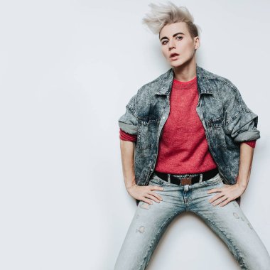 Moda kavramı glam rock tarzı Denim giyim çekici erkek fatma 