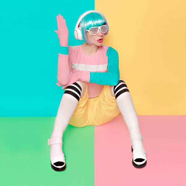 Diseño de arte pop de moda. Dama DJ. Estilo de fiesta de vainilla dulce —  Fotos de Stock