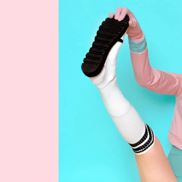 Mode minimalistisches Design. Pop-Art. Kreative Schuhe. Vanille-Colo — Stockfoto