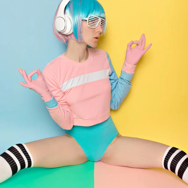 Minimal fashion Pop Art. Vanilla color. Girl DJ. Doll style. fit — Stock Photo, Image