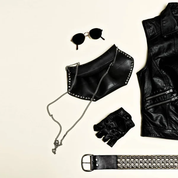 黒ファッションのセット。黒のベスト、黒のアクセサリーをバックパックします。Gl — ストック写真