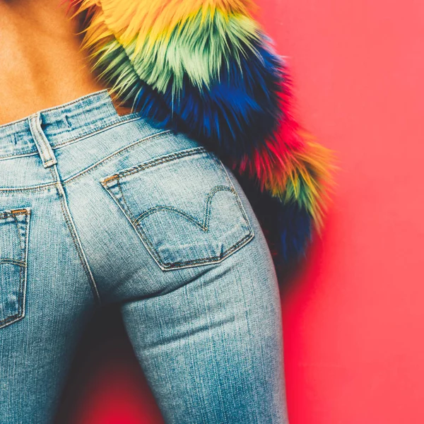 Model Disco Ass Country style fashion accessories. Classic jeans — Stock Photo, Image