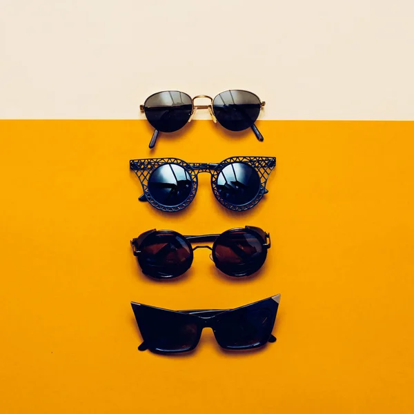 Колаж набір стильних сонцезахисних окулярів. Будьте в тренді — стокове фото