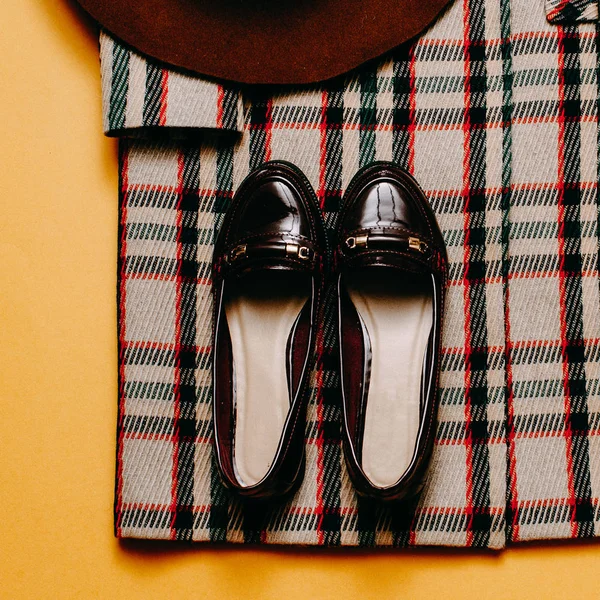 Пальто и аксессуары. Модная обувь Винтаж Ст. — стоковое фото