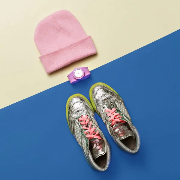Urban Street Fashion Style set minimo Sneakers Orologi Cappelli — Foto Stock