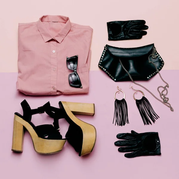 Elegante Lady Outfit camisa rosa y accesorios negros, fashionabl — Foto de Stock