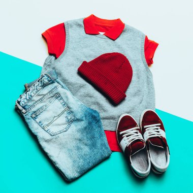 Kot pantolon, gömlek ve ayakkabı. Kap. Kentsel spor moda stil