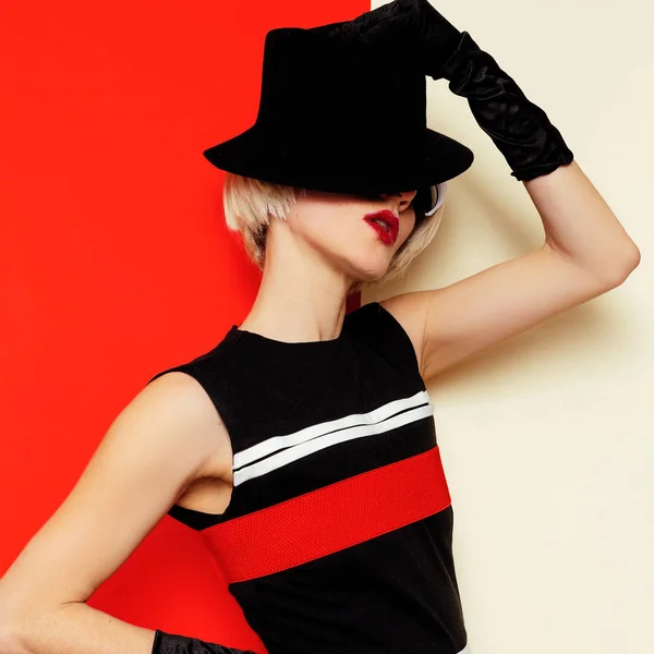 Sexy Blonde retro style vintage clothing. Minimal Fashion. Cabar — Stock Photo, Image
