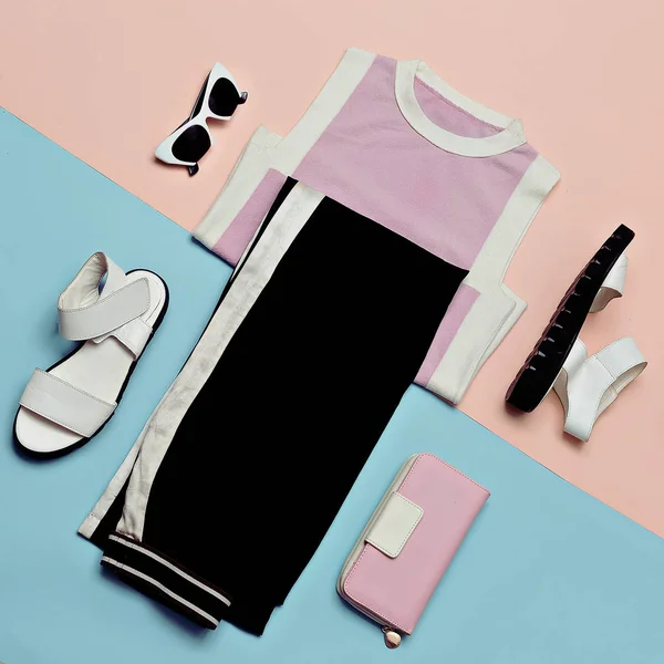 Flat lay fashion Summer outfit set: white sandals shoes, black s — Stock Photo, Image