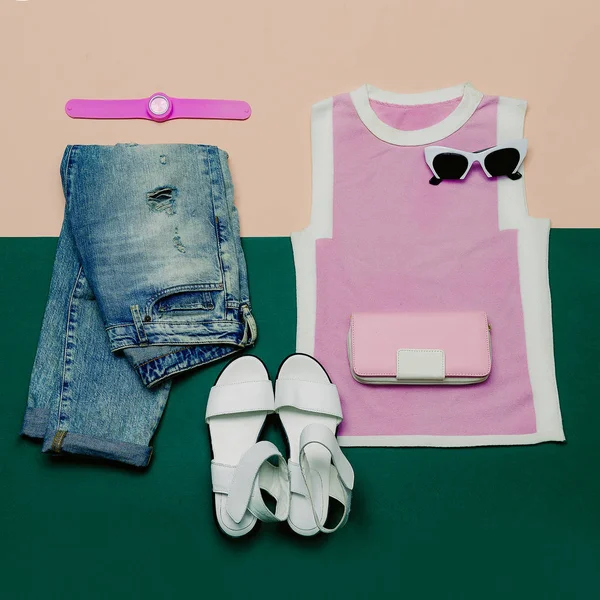 Stijlvolle zomer Set. Modieuze kleding en accessoires. Minima — Stockfoto