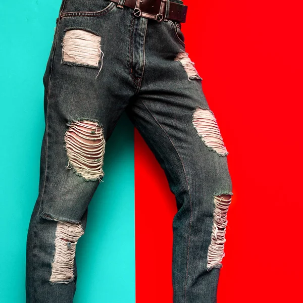 Podarte dżinsy Moda Design Stylowa odzież minimalne — Zdjęcie stockowe