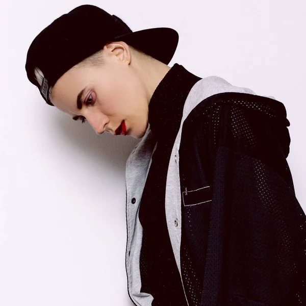 Модель Дівчина Томбой Стиль Urban Outfit Чорна шапка Swag — стокове фото