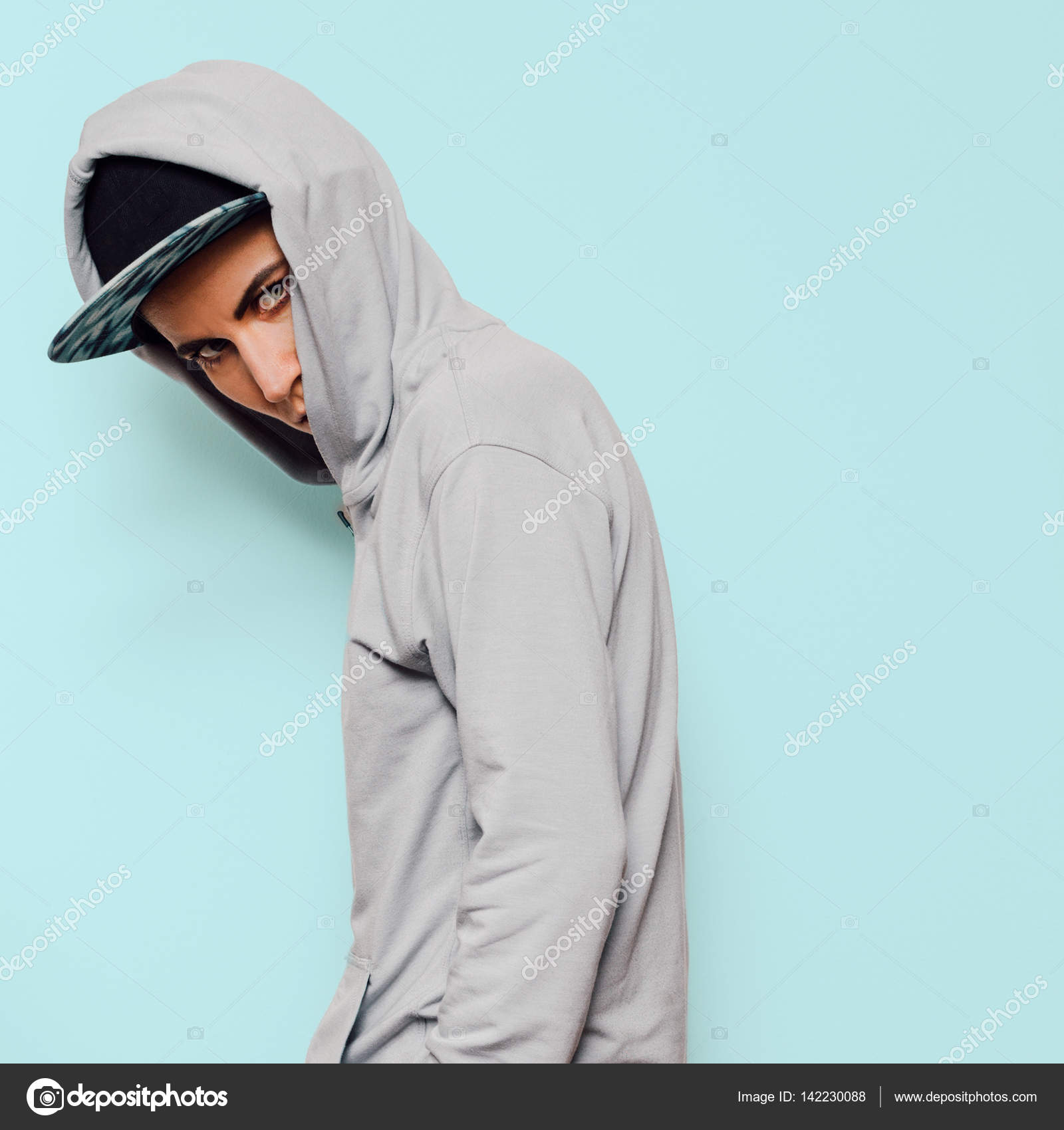 Hip Hop Giyim Tarzı Nedir Nasıl Yapılır Müzik ve Kıyafetleri Hip Hop Giyim Tarzı Nedir Nasıl Yapılır Müzik ve Kıyafetleri