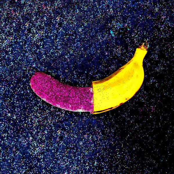 Glitter mínimo Banana design surreal Fruta brilhante — Fotografia de Stock