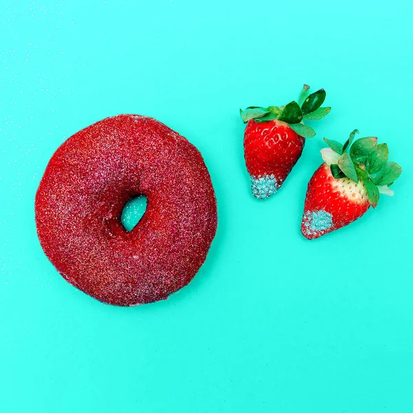 Divat donuts és a szamóca édes koncepció csillogás csillogás Mi — Stock Fotó