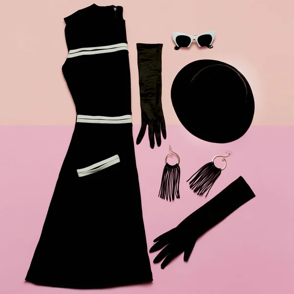 Schwarzes Vintage Kleid und Accessoires. Mademoiselle-Stil. Handschuhe, — Stockfoto