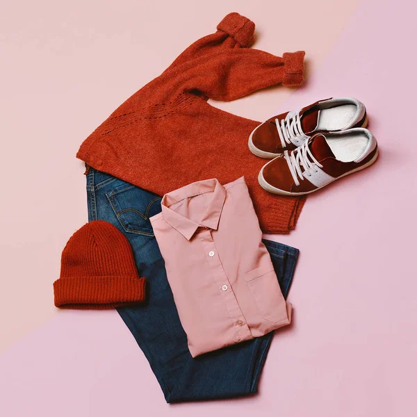 Şık giysiler ayarlayın. Şehir rahat moda. Bahar. Şık erişim