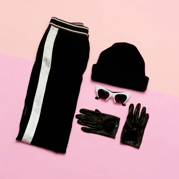 Zwart Fashion kleding set. Accessoires voor vrouwen. Muts. Handschoen — Stockfoto