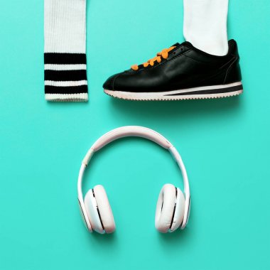 En az moda yaratıcı sanat. Kentsel sokak titreşimler. Müzik ve