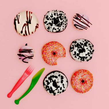 Çörek karıştırın. Fast Food minimal sanat gerçeküstü yaratıcı moda