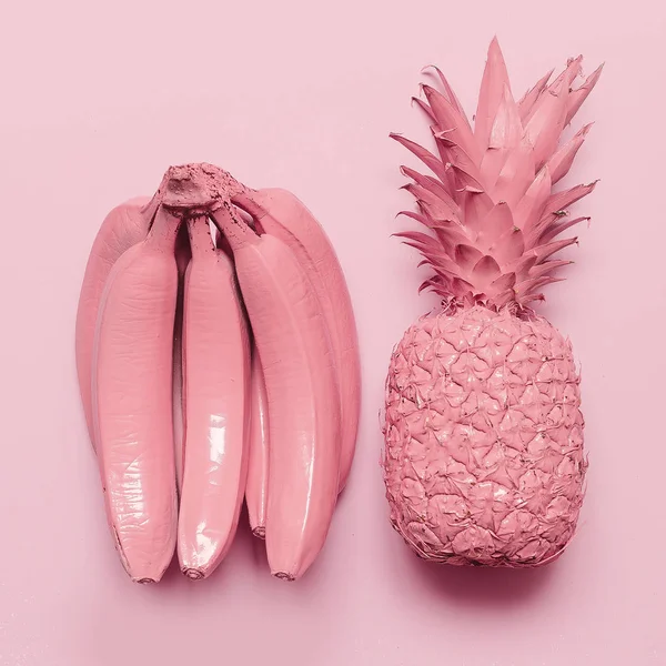 Tropický mix růžové. Ananas a banán. Surrealistické minimal art — Stock fotografie