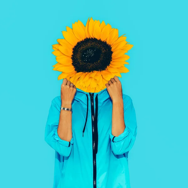 Sunflower girl Surreal Minimal collage — Stock Photo, Image