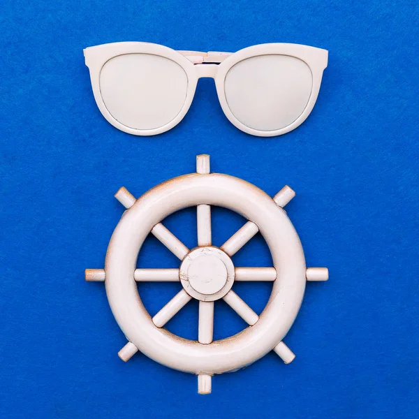 Stylish accessory sunglasses. Sea vibes. Art design fashion mini — Stock Photo, Image