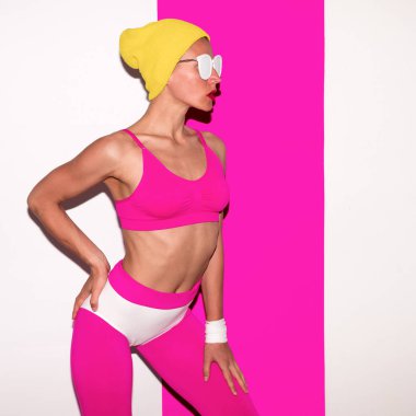 Fitness titreşim. Pop sanat tarzı. Moda Bayan