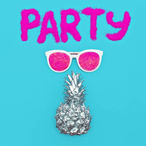 Солнечные очки Party Beach Silver Pineapple Minimal art — стоковое фото