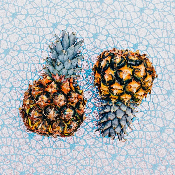 Twee mini ananas. Mode kunst — Stockfoto