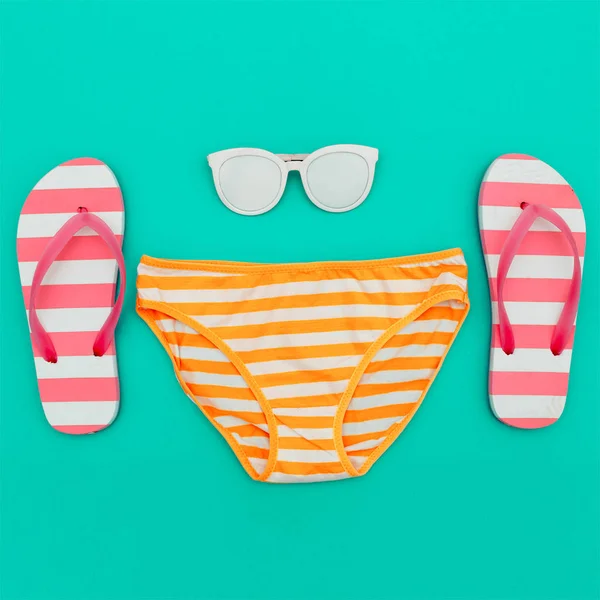 Stile spiaggia. Accessori da spiaggia. Design minimale — Foto Stock