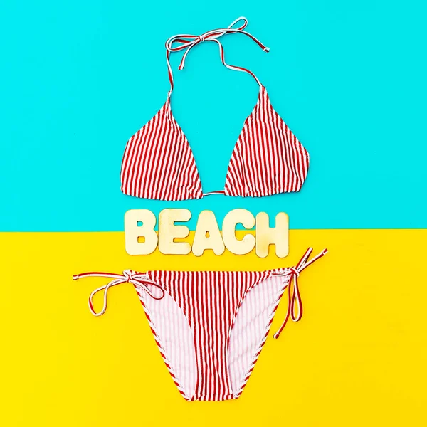 Stijlvolle Bikini en accessoires. Beach fashion stijl — Stockfoto