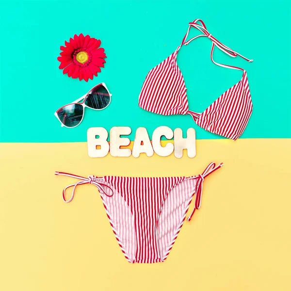 Modne Bikini i akcesoria. Beach fashion style — Zdjęcie stockowe