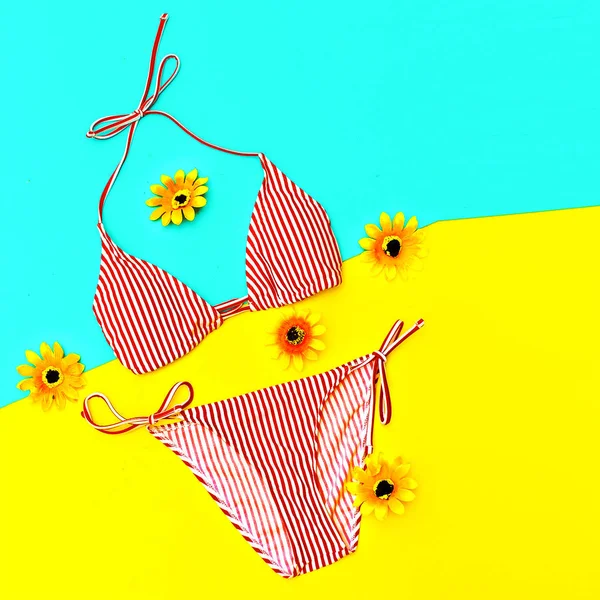 Hora de la playa. Vacaciones. Bikini con estilo para Lady — Foto de Stock