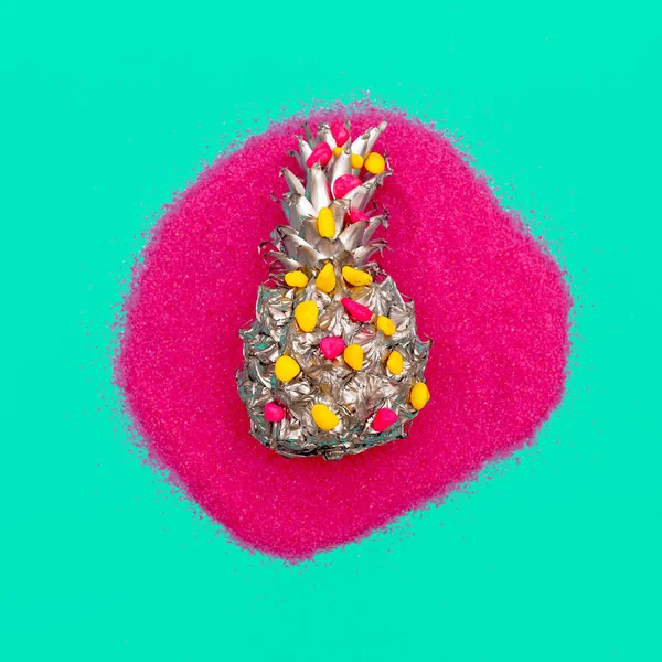 Zilveren ananas in pailletten Minimal art — Stockfoto