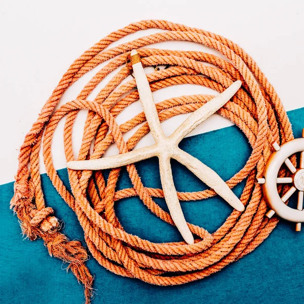 Море вібрації. Море мотузку. Рибалка в набір — стокове фото