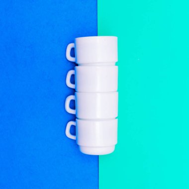 Kahve bardakları kümesi. Minimal sanat tasarım