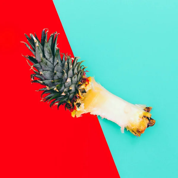 Remains of Pineapple. Minimal Tropic Art — Stock Photo, Image