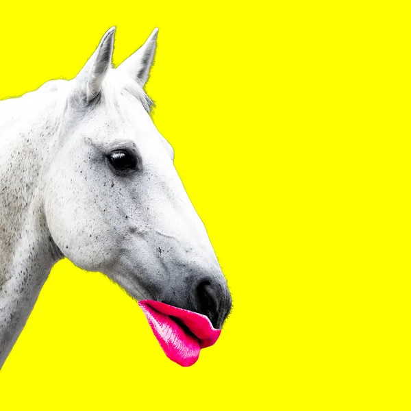 Colagem de moda mínima. Manipulação de fotos. Cavalo e lábios vermelhos . — Fotografia de Stock