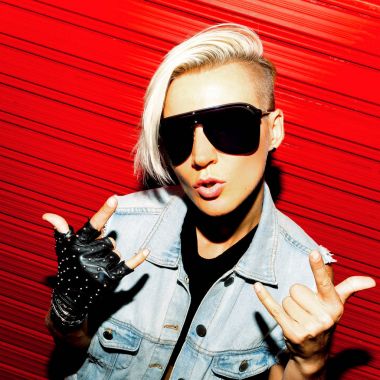 Bebek Rock tarzı. Kot pantolon ve kentsel parti