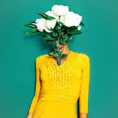  Vintage Bayan peonies bir buket. Bahar stili en az SK