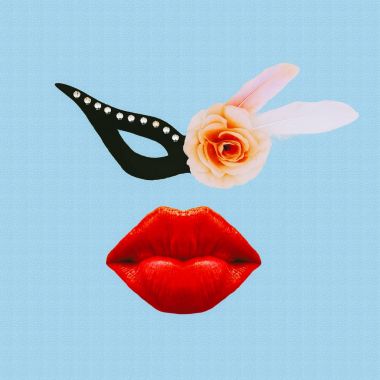 Maskeli balo zaman. Mafya geliyor. Dudaklar ve Retro maskesi. Modern mi