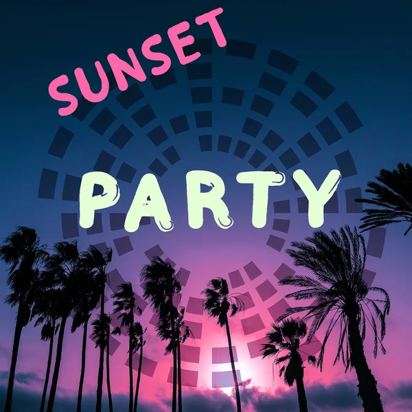 Strandparty bei Sonnenuntergang. Flyer entwerfen. Palme Minimal Fashion — Stockfoto