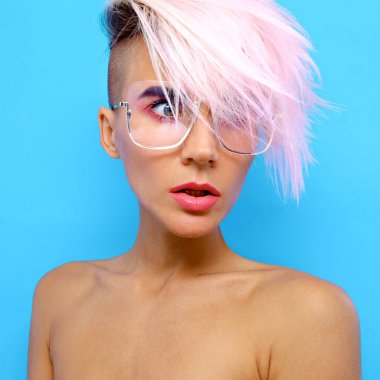 Erkek Fatma modelde şık aksesuarlar. Moda gözlük. En son Tr