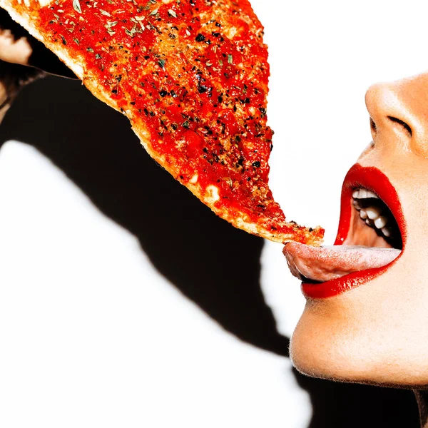 Pizza porno. Pizza liefhebber. Sexy meid. Minimale mode kunst — Stockfoto