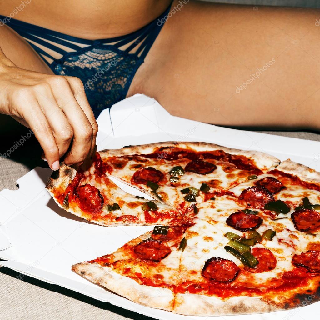 Fast Food Girl Porn - Pizza Porno. Pizza-Liebhaber-MÃ¤dchen und Fast Food. Minimale ...