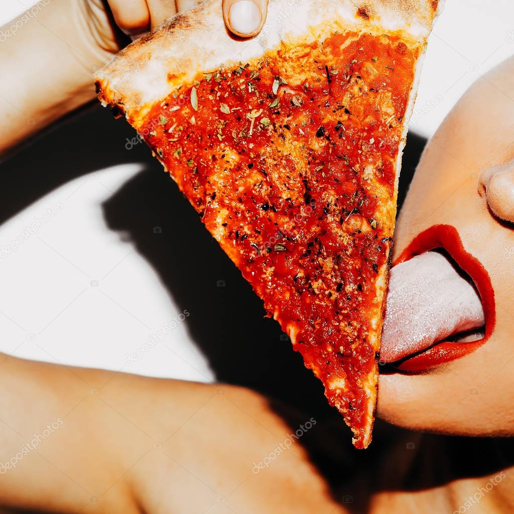 Comida porno. Amante de la pizza. Sexy Lady. Arte de moda mínima — Foto de  stock © Porechenskaya 179279422