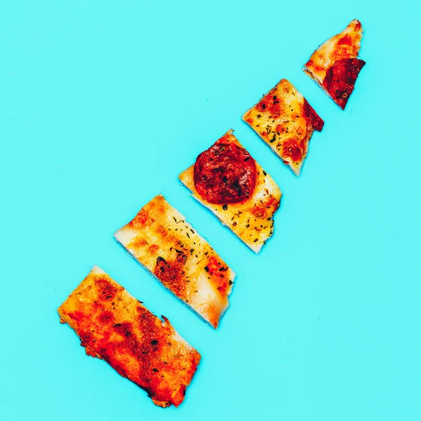 Slice of pizza. Fast Food Art Flat lay minimal trends — Stock Photo, Image