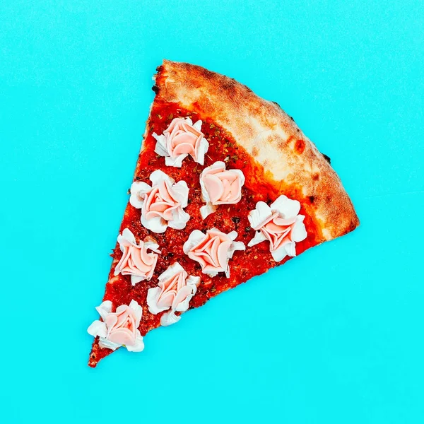 Flower Pizza. Fast Food Art Flat lay minimal design — Stock Photo, Image