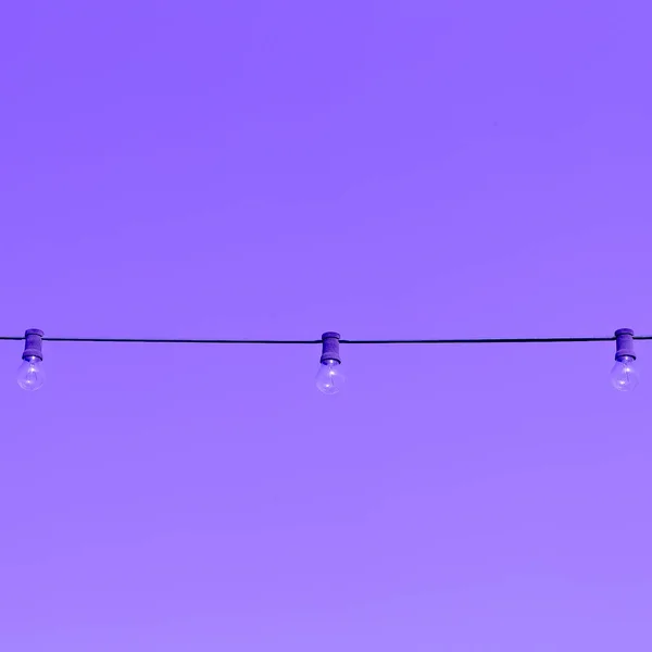 Lampy uliczne. Minimalistyczny design kolor fioletowy — Zdjęcie stockowe